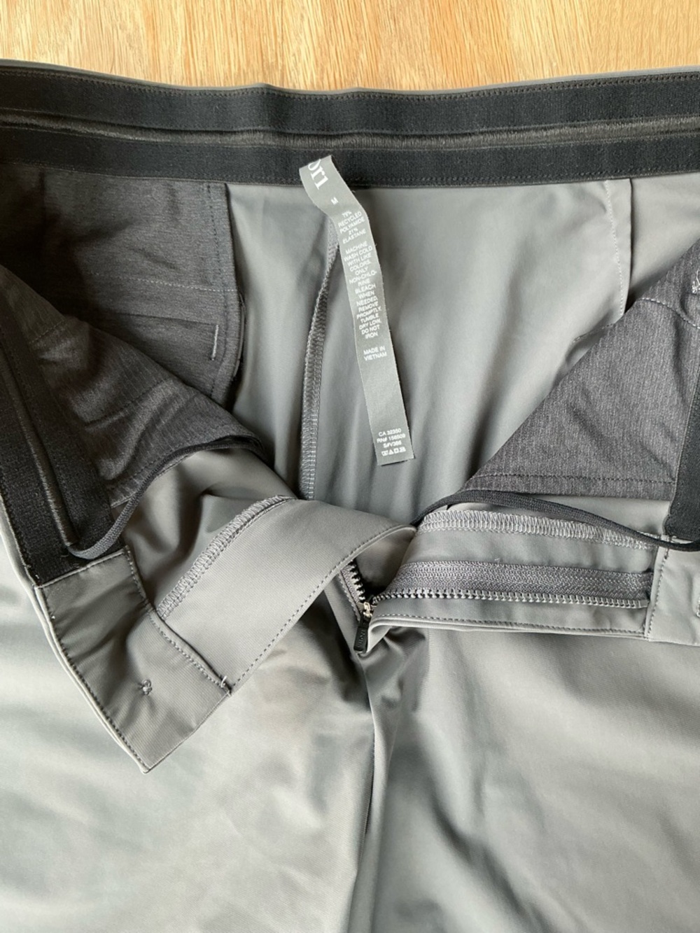 Vuori Fleet Chino Short Charcoal 8” Inseam Men’s Medium - Picture 6 of 8